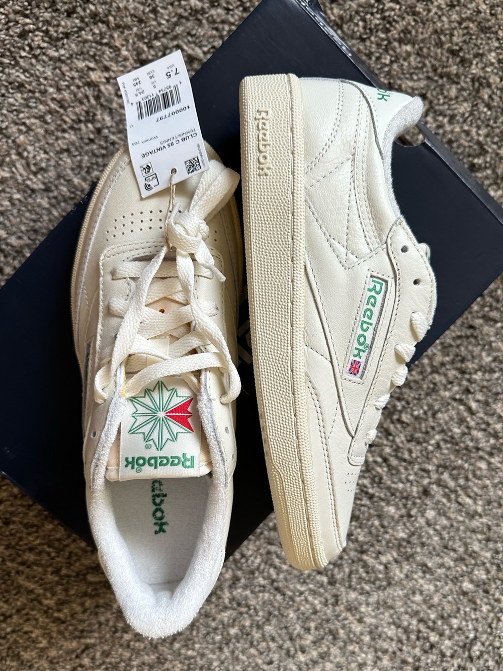 Reebok Club C Leather Sneakers in Off-White with Green Logo - Picture 3 of 11